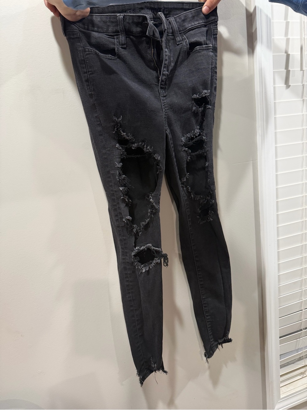 American Eagle Outfitters Black Distressed Skinny Jeans